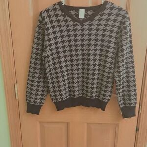 Black and Gray Houndstooth Sweater